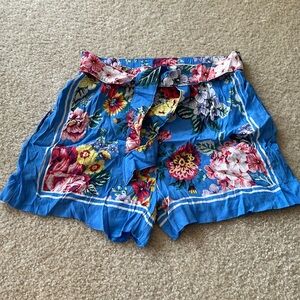 Maeve by Anthropologie floral shorts! Size small.